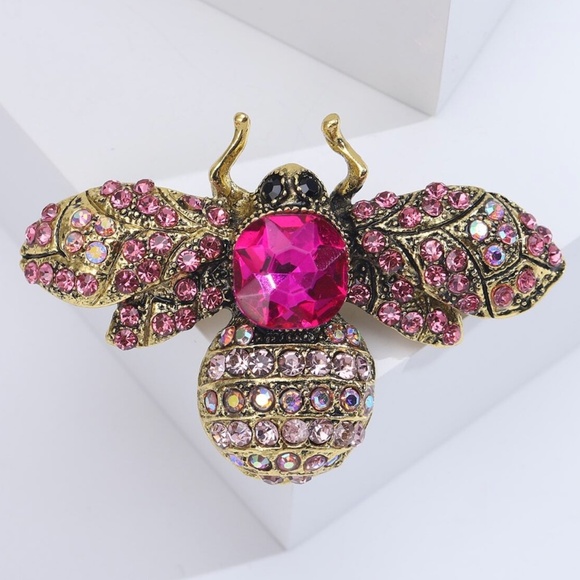 Jewelry - Luxe Gold Tone Rhinestone Statement Bee Brooch